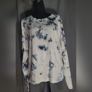 Elegant Tie-Dye Long Sleeve Tee - Navy and White